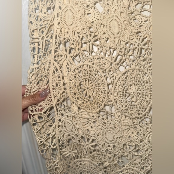 Crochet Top in Cream by New Directions - Picture 4 of 5